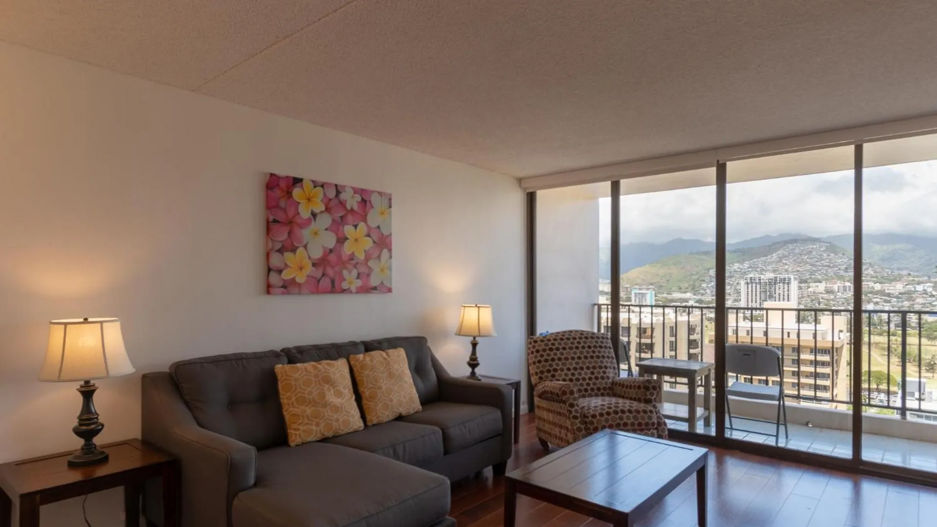 Apartment 21St Floor Condo With View Of Ko'Olau Mountains And The Ala Wai Canal Condo Honolulu