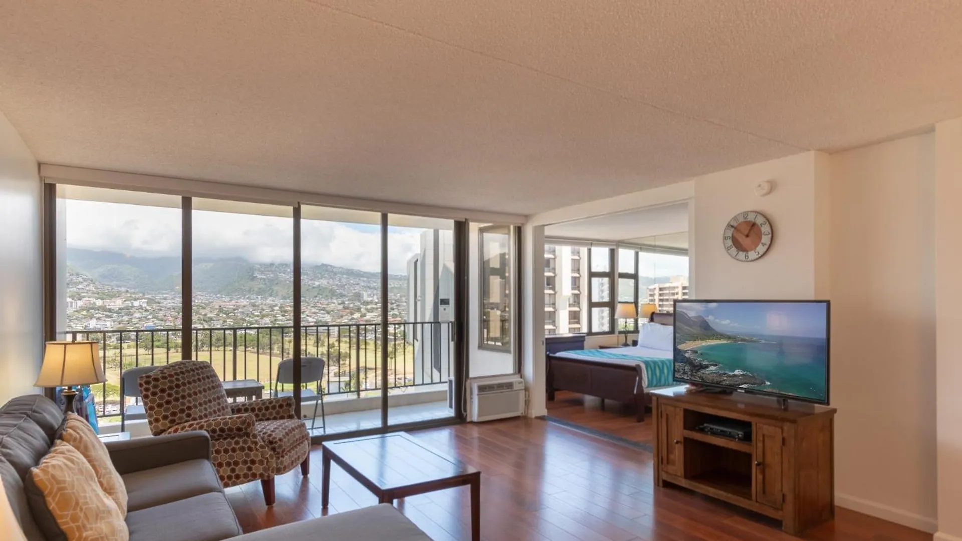21St Floor Condo With View Of Ko'Olau Mountains And The Ala Wai Canal Condo Honolulu United States