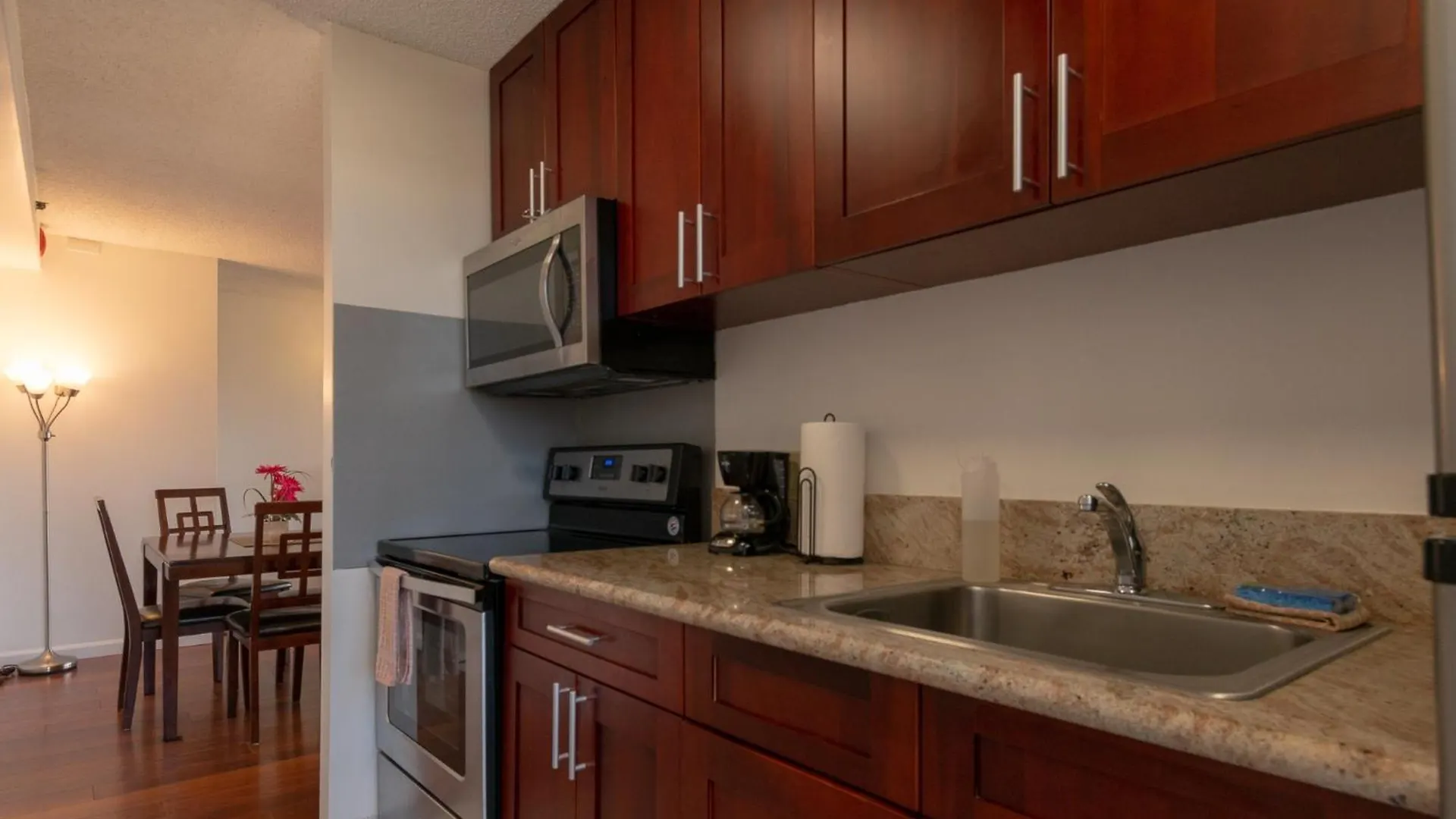 Apartment 21St Floor Condo With View Of Ko'Olau Mountains And The Ala Wai Canal Condo Honolulu United States