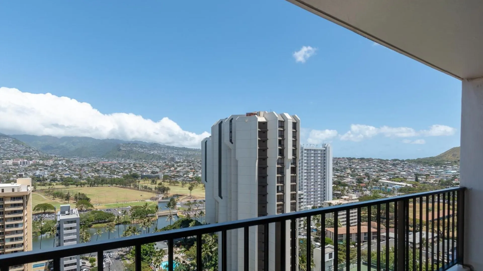 21St Floor Condo With View Of Ko'Olau Mountains And The Ala Wai Canal Condo Honolulu 0*,  United States