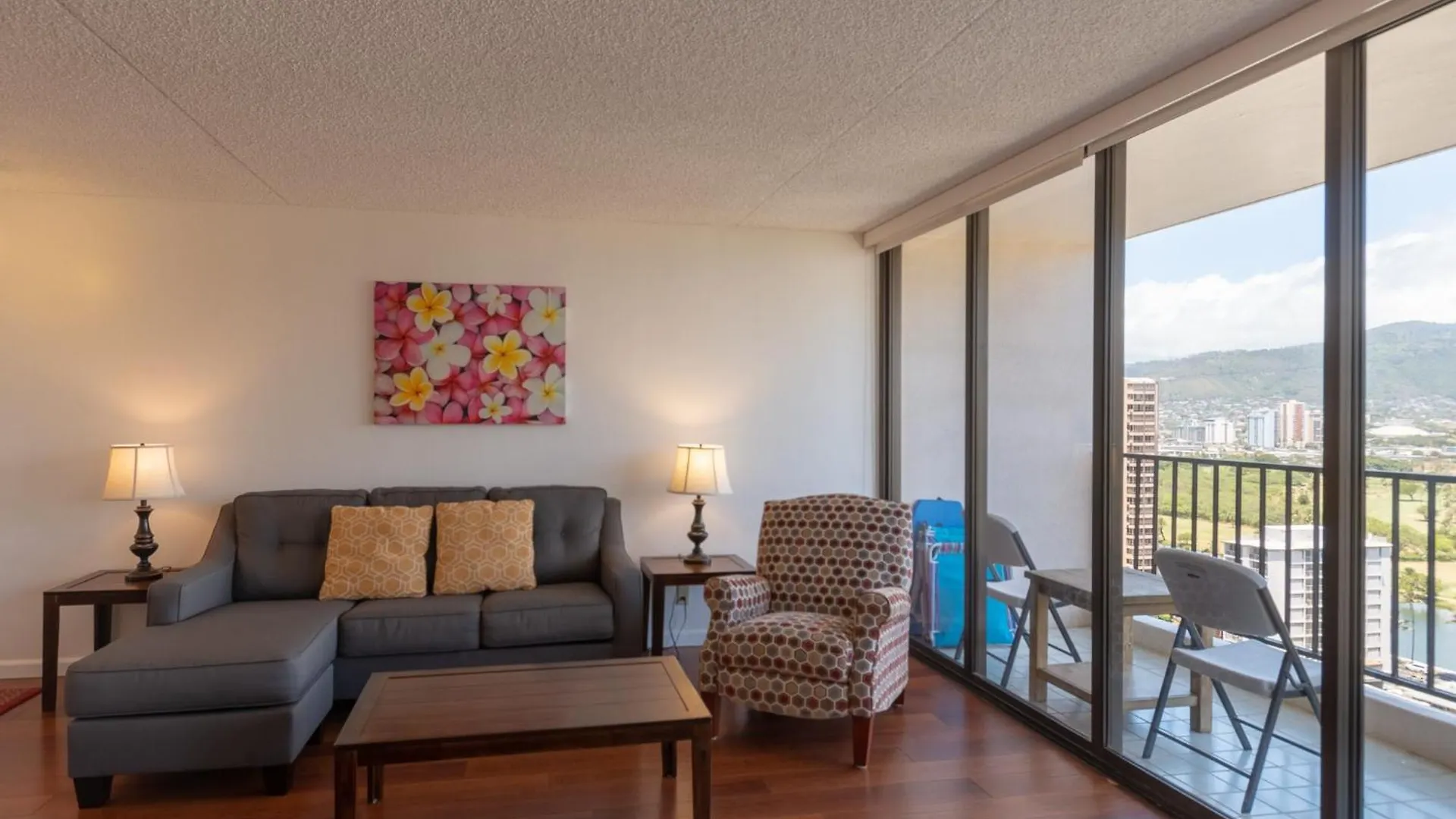 21St Floor Condo With View Of Ko'Olau Mountains And The Ala Wai Canal Condo Honolulu Apartment