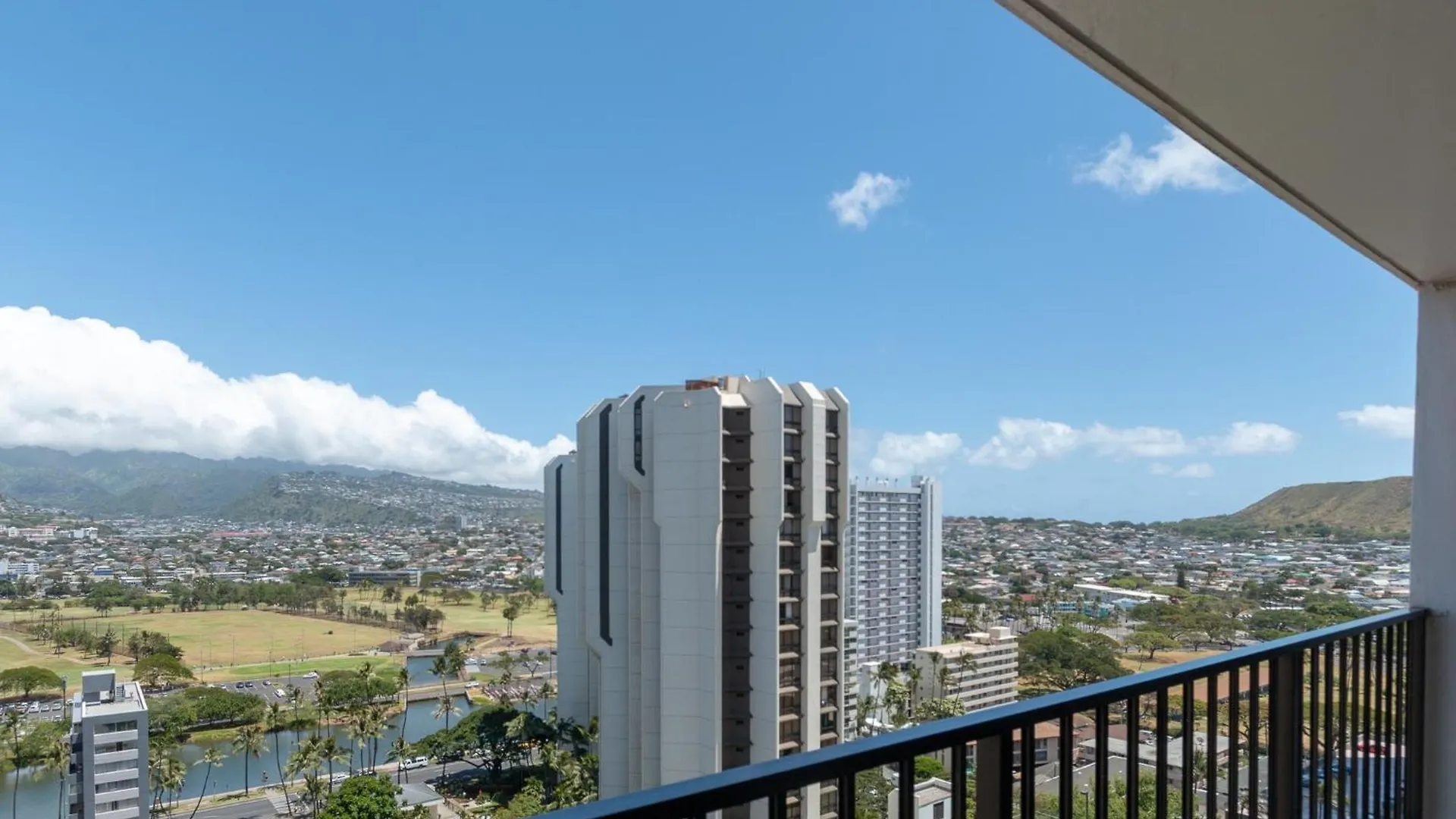 21St Floor Condo With View Of Ko'Olau Mountains And The Ala Wai Canal Condo Honolulu